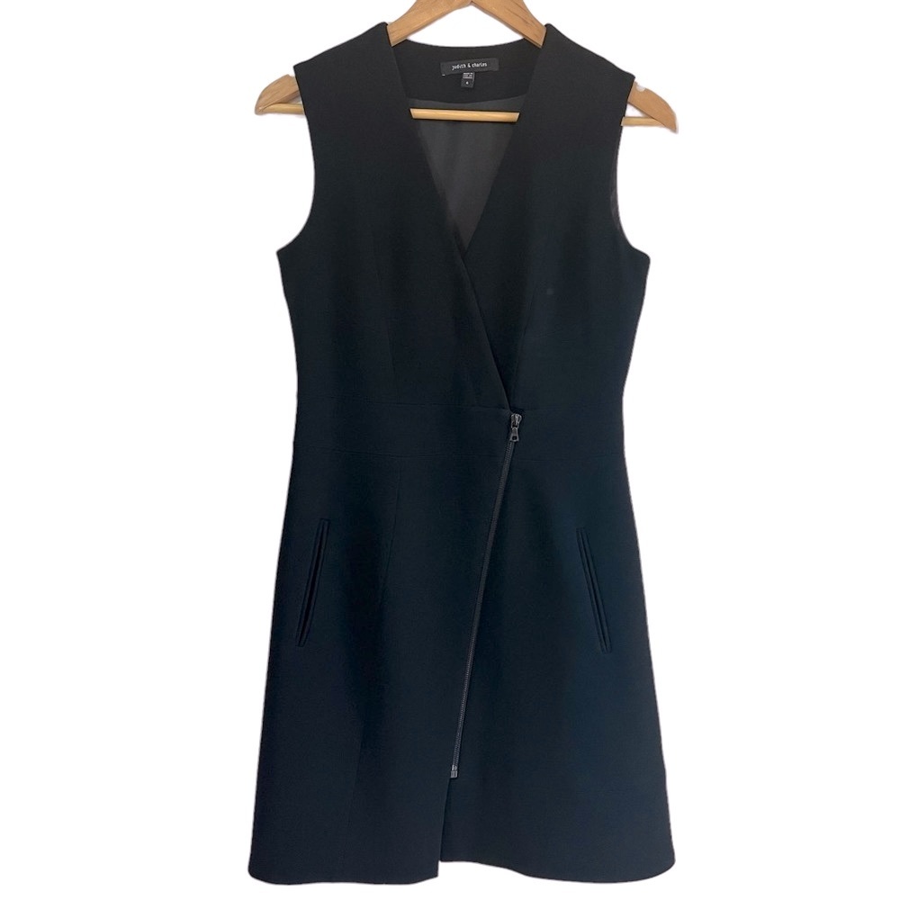 Judith & Charles dress asymmetrical zipper front, brand new condition size 6
